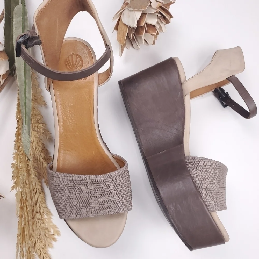 Coclico Cream Tan Brown Platform Sandals  Sz 36